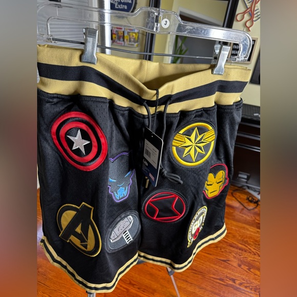 GORGEOUS MARVEL SHORTS!!! - Picture 6 of 7